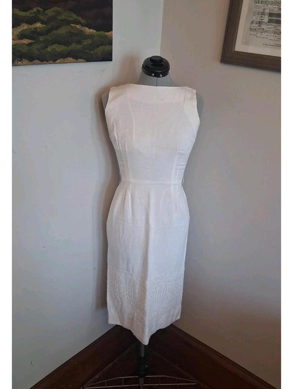 1950s Vintage Wiggle Dress, White Lace Boat Neck Pencil Dress Size Small